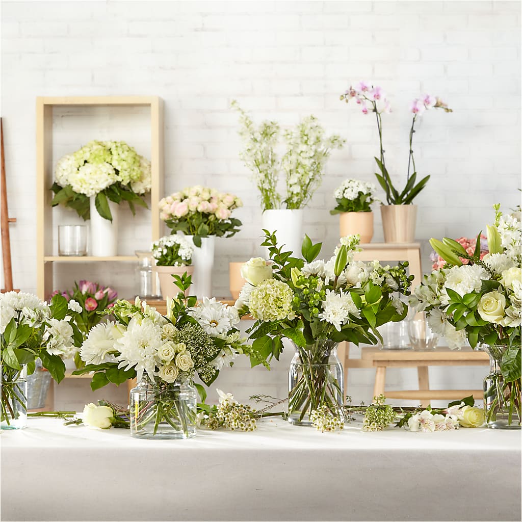 Classic Ivory – A Florist Original –  Tom Thumb, Pleasanton CA